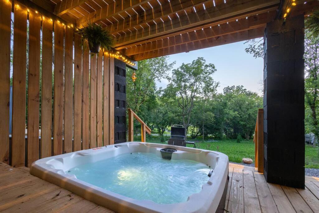 Valhalla Cabins Aframes With Hot Tubs & Sauna Cosby Exterior foto