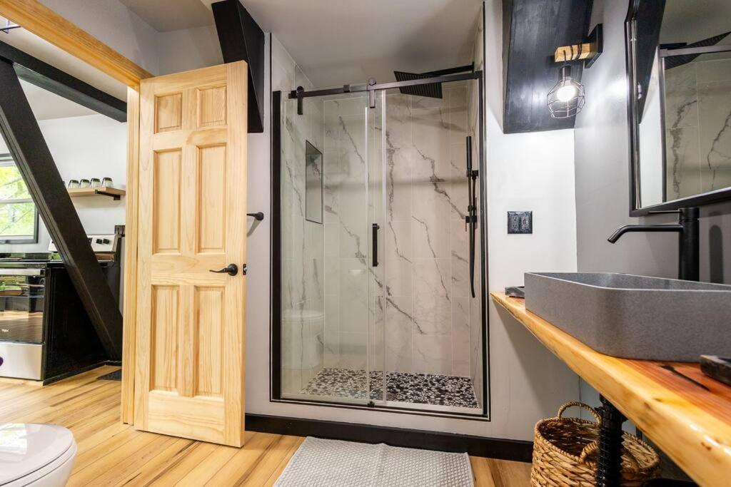 Valhalla Cabins Aframes With Hot Tubs & Sauna Cosby Exterior foto